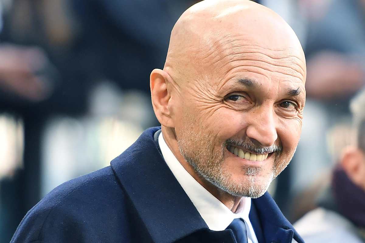 Spalletti sorride in foto durante una partita della Juventus