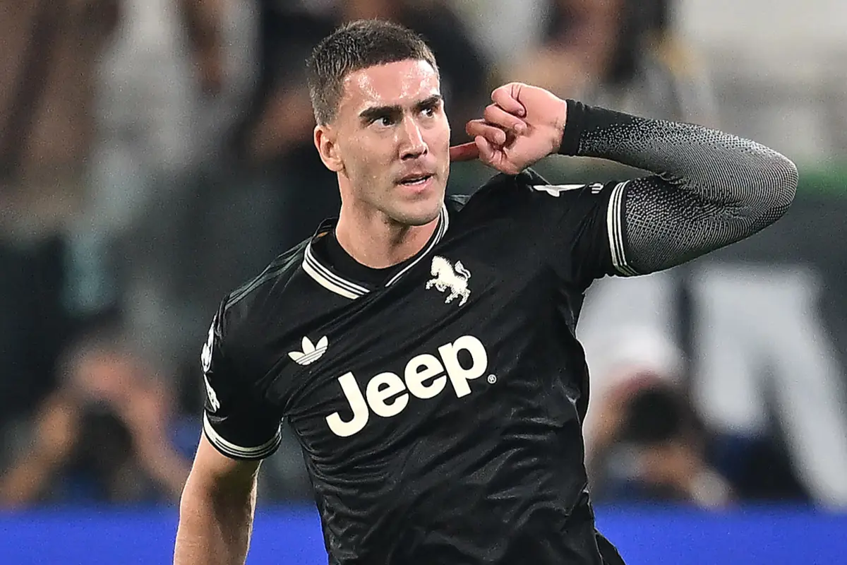 Dusan Vlahovic esulta al gol in campionato