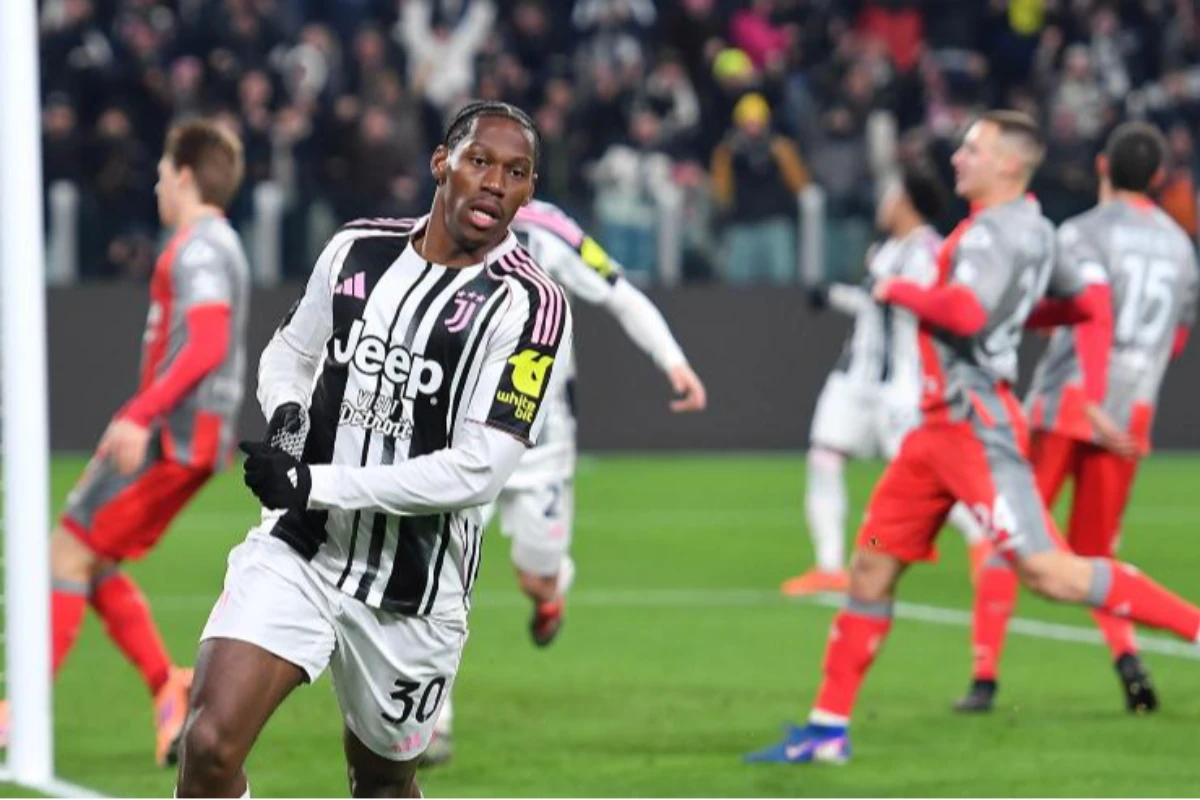 Jonathan David, attaccante della Juventus, esulta dopo la rete realizzata contro la Cremonese