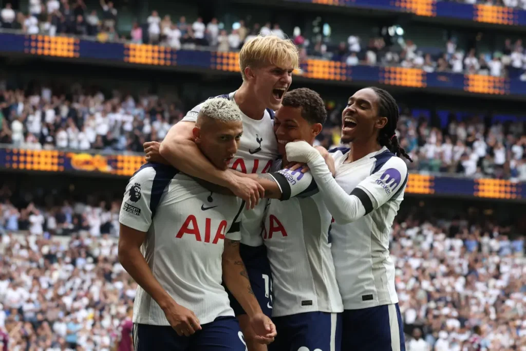 La Juve segue il difensore del Tottenham.