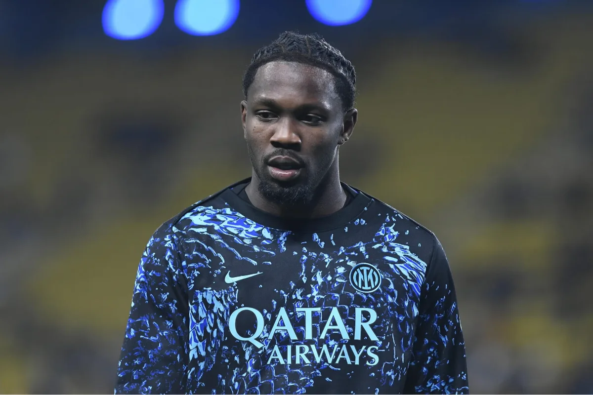 Marcus Thuram durante il riscaldamento con l'Inter