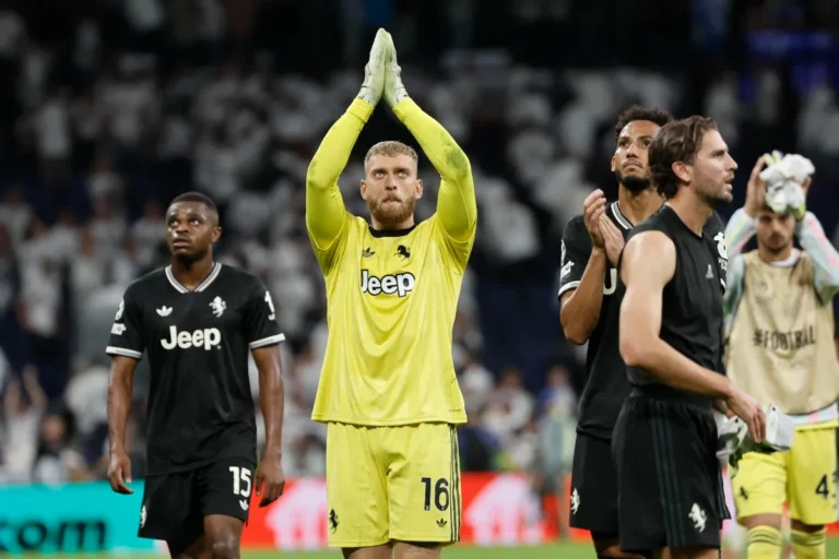 Michele Di Gregorio, portiere della Juventus, al termine del match contro il Real Madrid