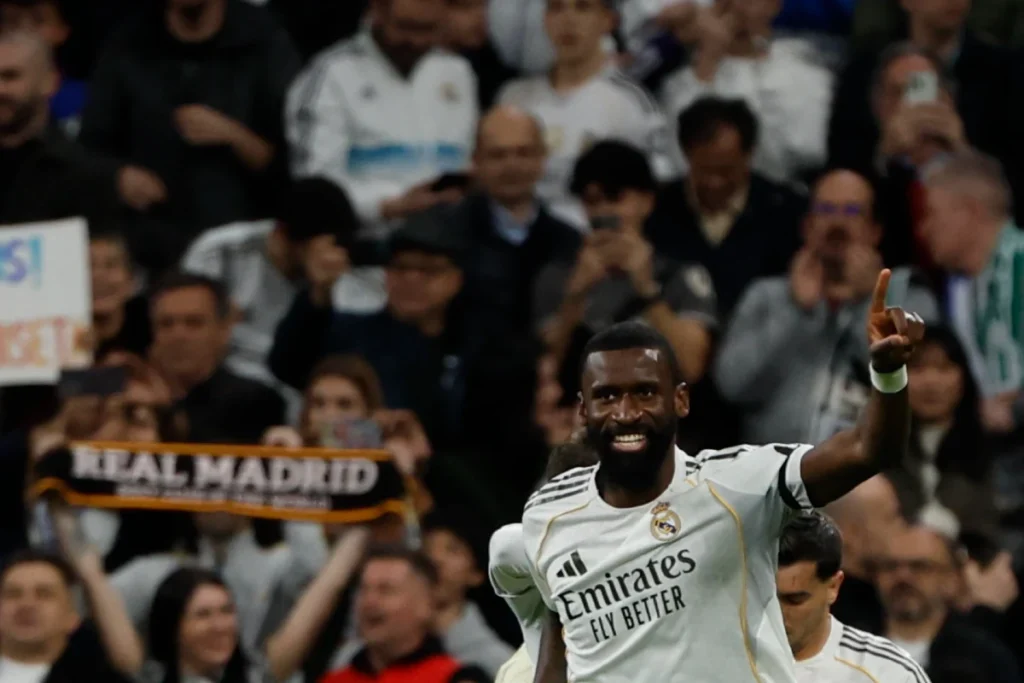 Rudiger con la maglia del Real Madrid