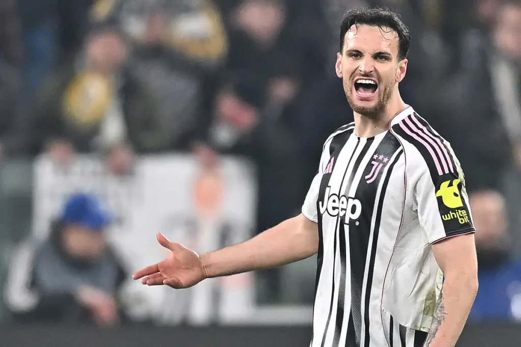 Federico Gatti in maglia Juventus durante una partita, difensore convocato da Gattuso per Italia-Bosnia