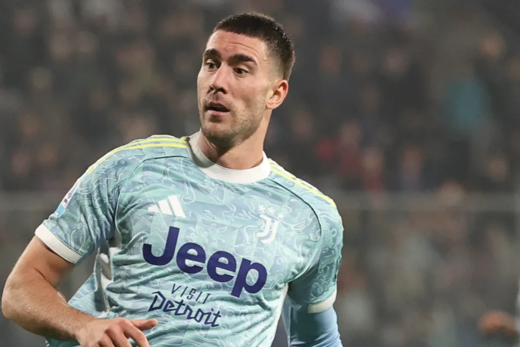 Dusan Vlahovic in campo con la Juventus