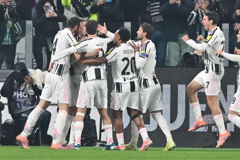 Juventus esulta in gruppo