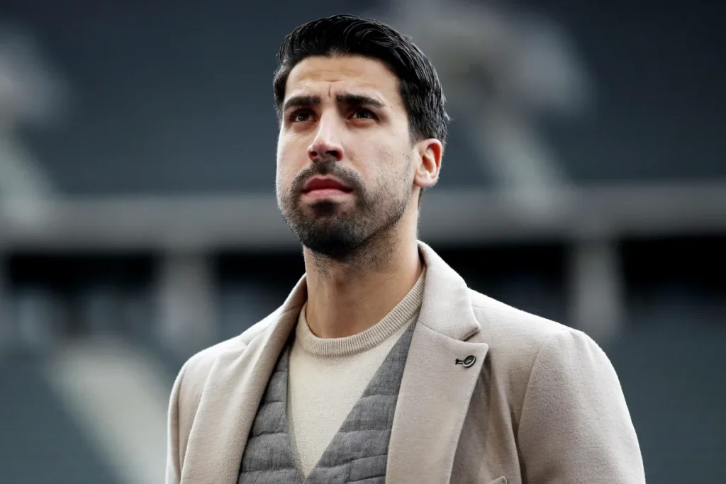 Khedira prima di una partita di Bundesliga