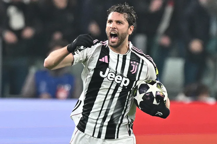 Manuel Locatelli in campo durante Juventus-Atalanta, protagonista del battibecco