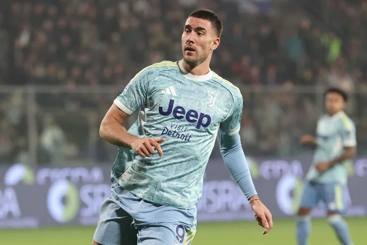 Dusan Vlahovic in campo con al Juventus