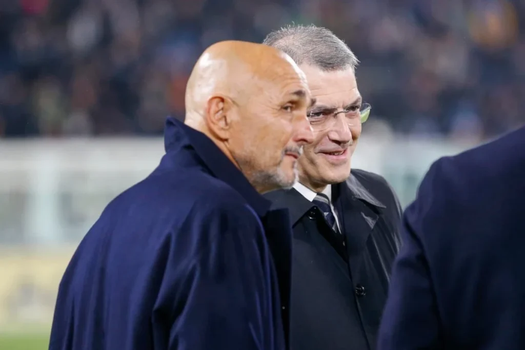 Damien Comolli e Luciano Spalletti in panchina durante una partita della Juventus