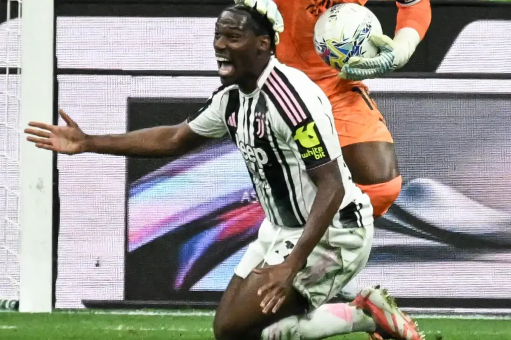 Jonathan David, attaccante della Juventus, nel corso del match contro il Milan