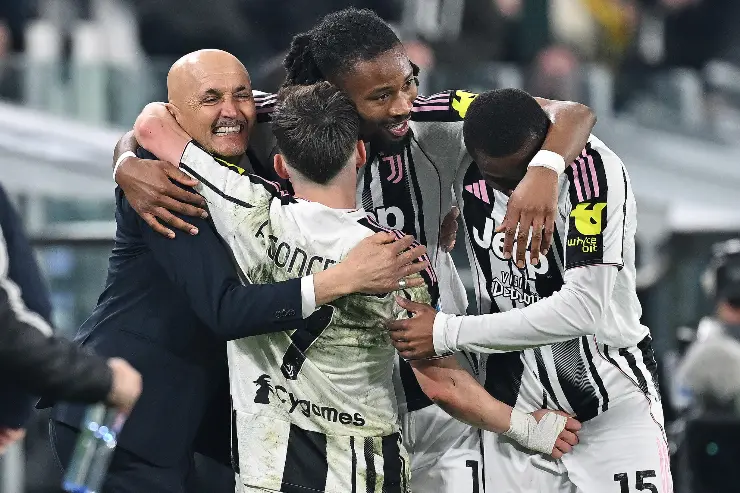 La Juventus esulta dopo un gol