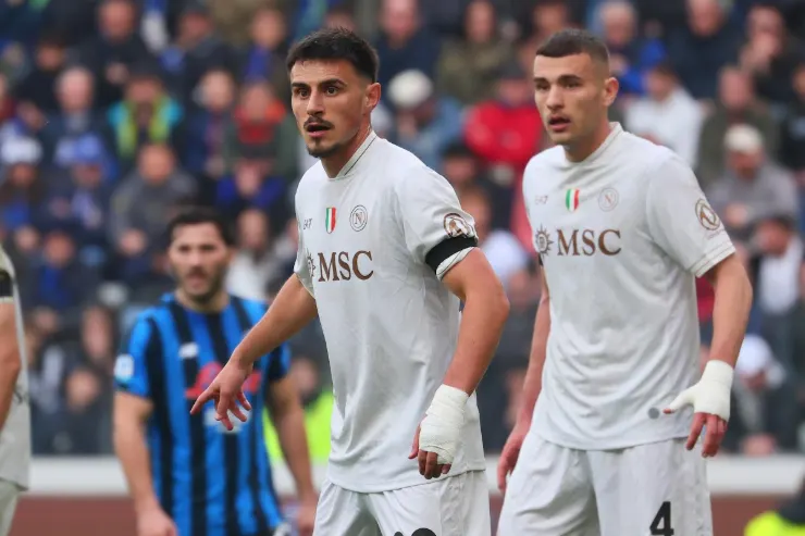 Elmas e Buongiorno in campo con la maglia del Napoli durante una partita