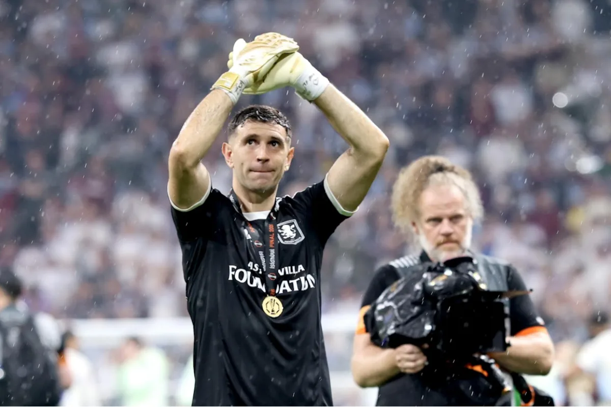 Ultim’ora Juve, arriva la decisione di Dibu Martinez: l’annuncio di Di Marzio