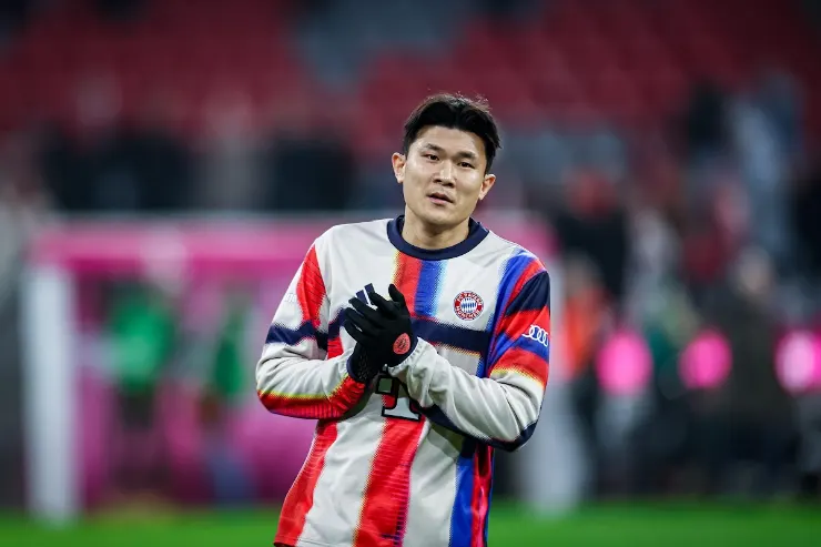 Kim Min-Jae in maglia Bayern Monaco durante una partita allo stadio