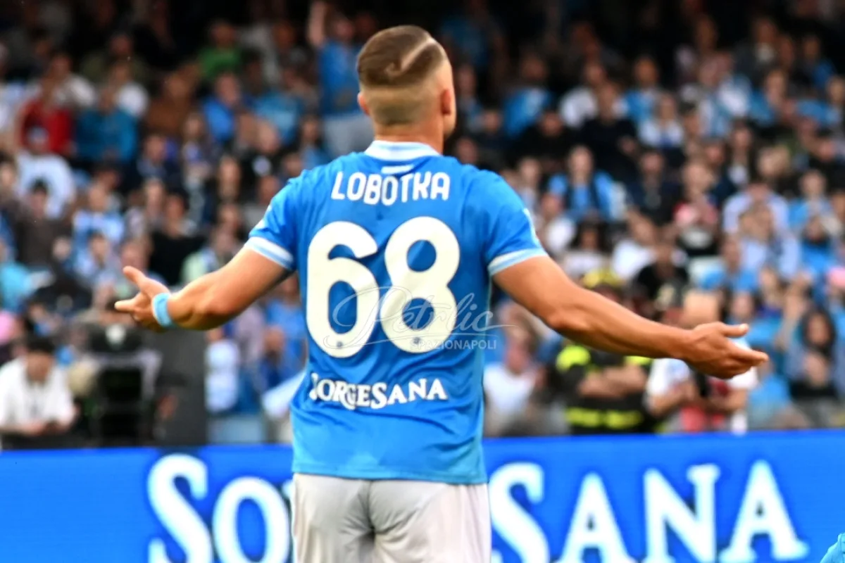 Lobotka-Napoli, contratto con opzione fino al 2028, ma la Juventus osserva