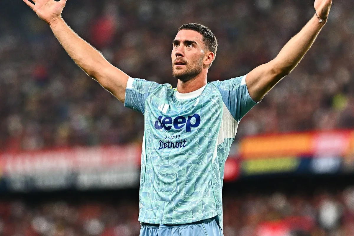 Colpo di scena Vlahovic, cambia tutto? La Juventus ha preso una decisione!