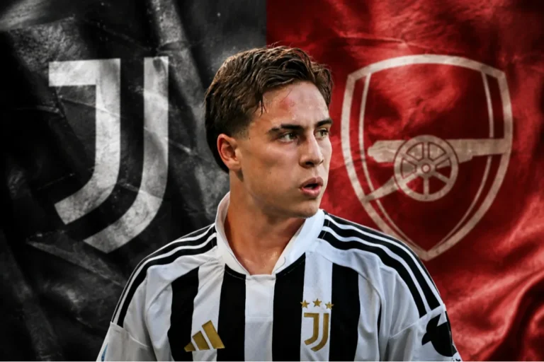 Kenan Yildiz in maglia Juventus bianconera, ritratto durante una partita