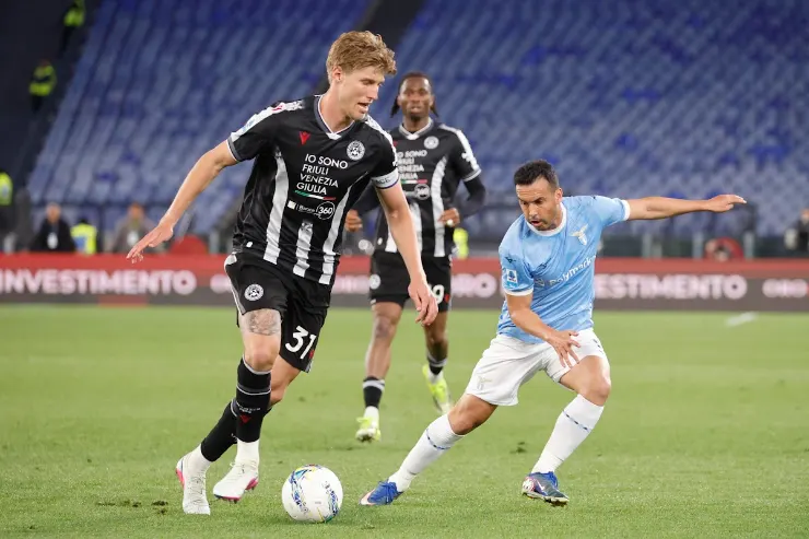 Kristensen in azione con la maglia dell'Udinese durante una partita di calcio