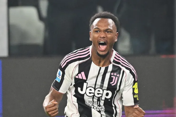 Openda esulta con la maglia della Juventus durante una partita di Serie A