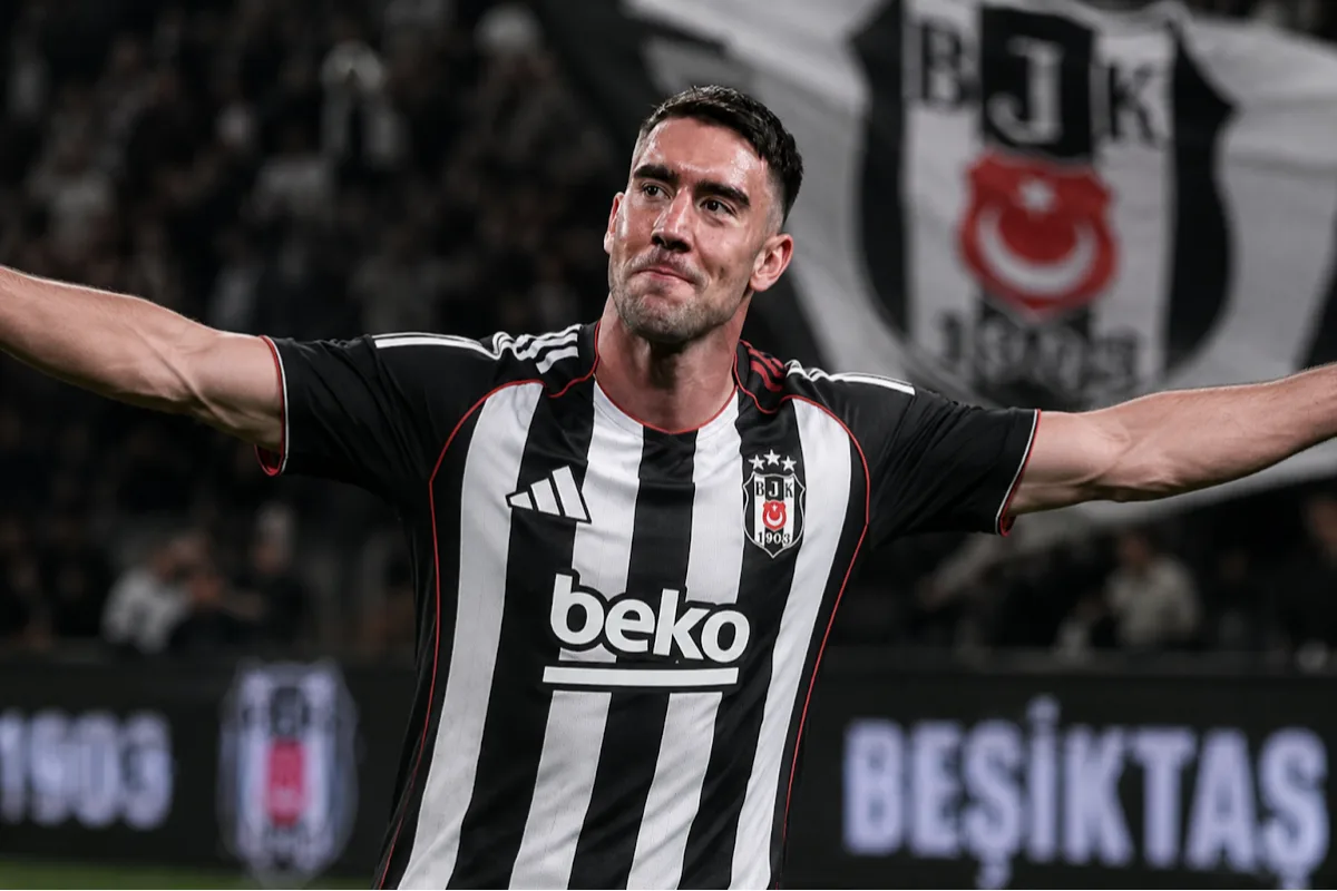 Juve, sfuma l’obiettivo a zero? Sta per raggiungere Vlahovic