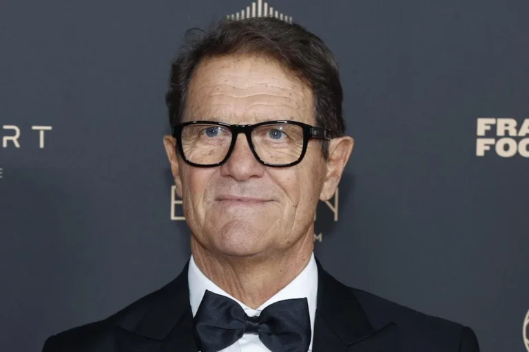 Fabio Capello in abito da sera con occhiali a una serata di gala