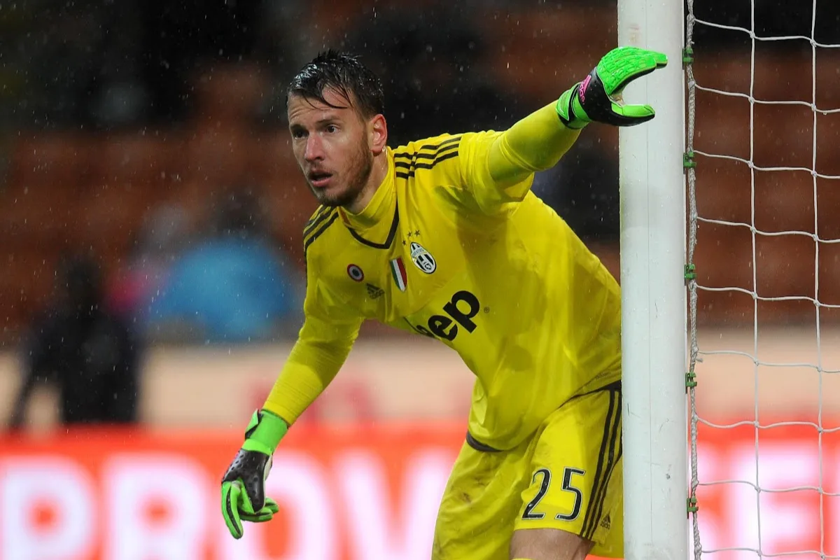 Juve, Neto in arrivo: domani le visite mediche