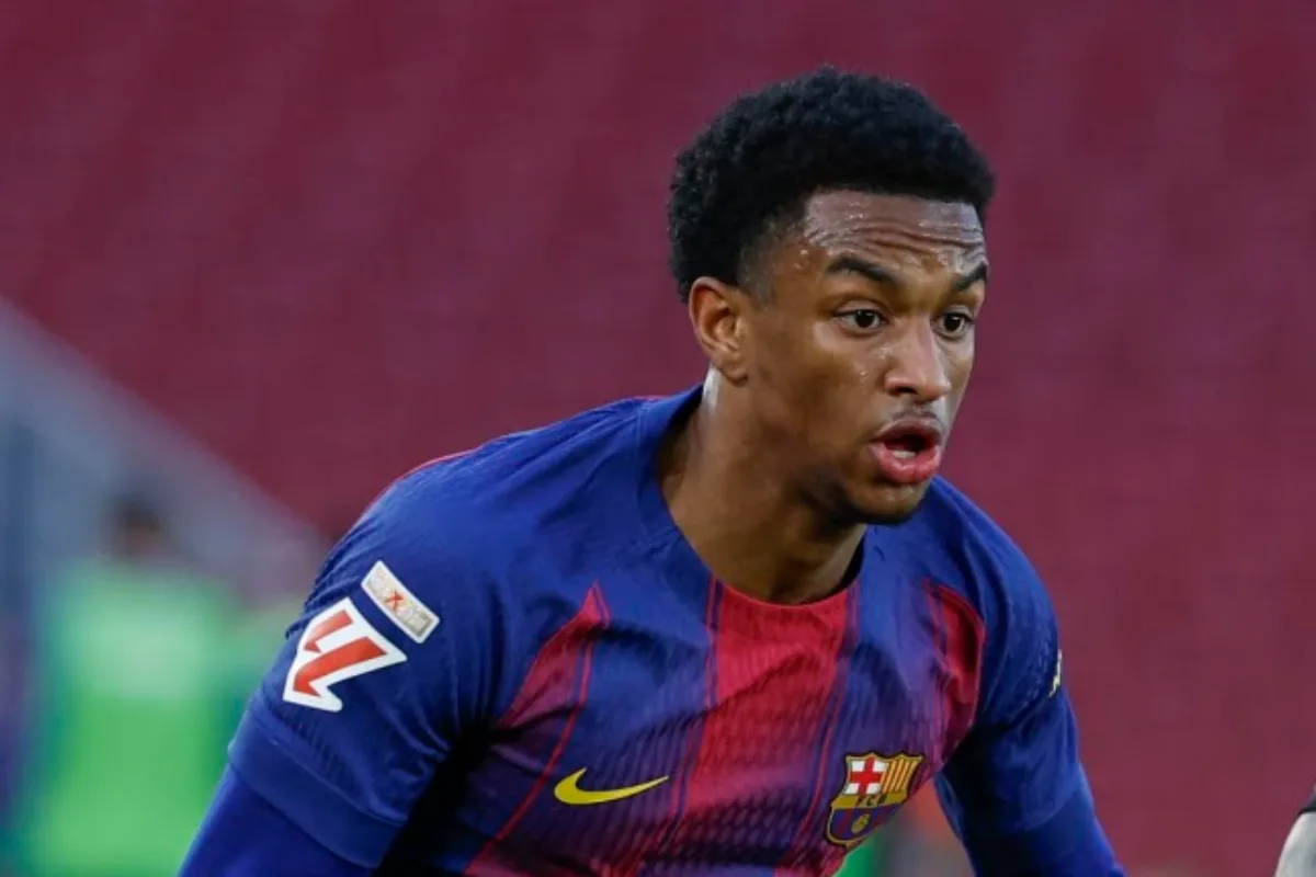 Balde in azione durante una partita, indossa la maglia del Barcellona blu e rossa