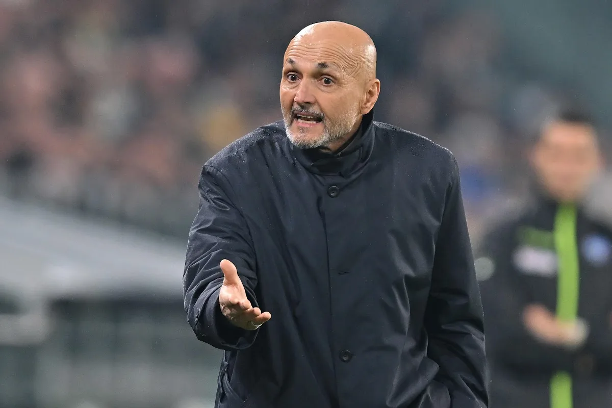 Luciano Spalletti, allenatore della Juventus, nervoso in panchina